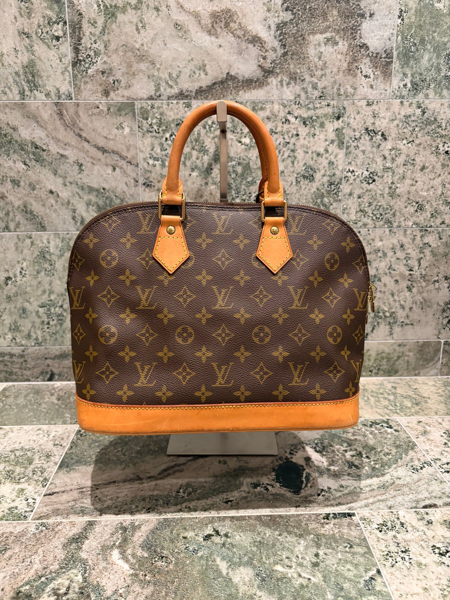 Louis Vuitton Alma PM
