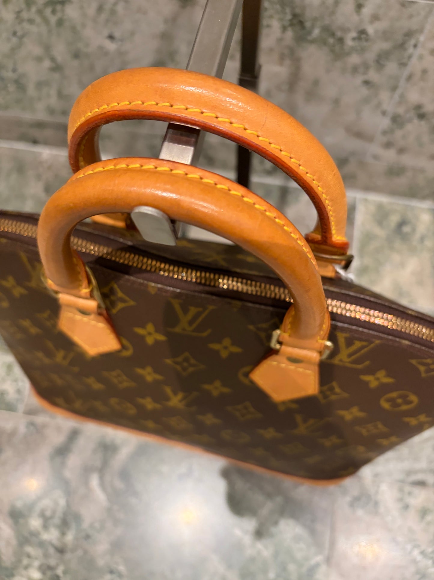 Louis Vuitton Alma PM