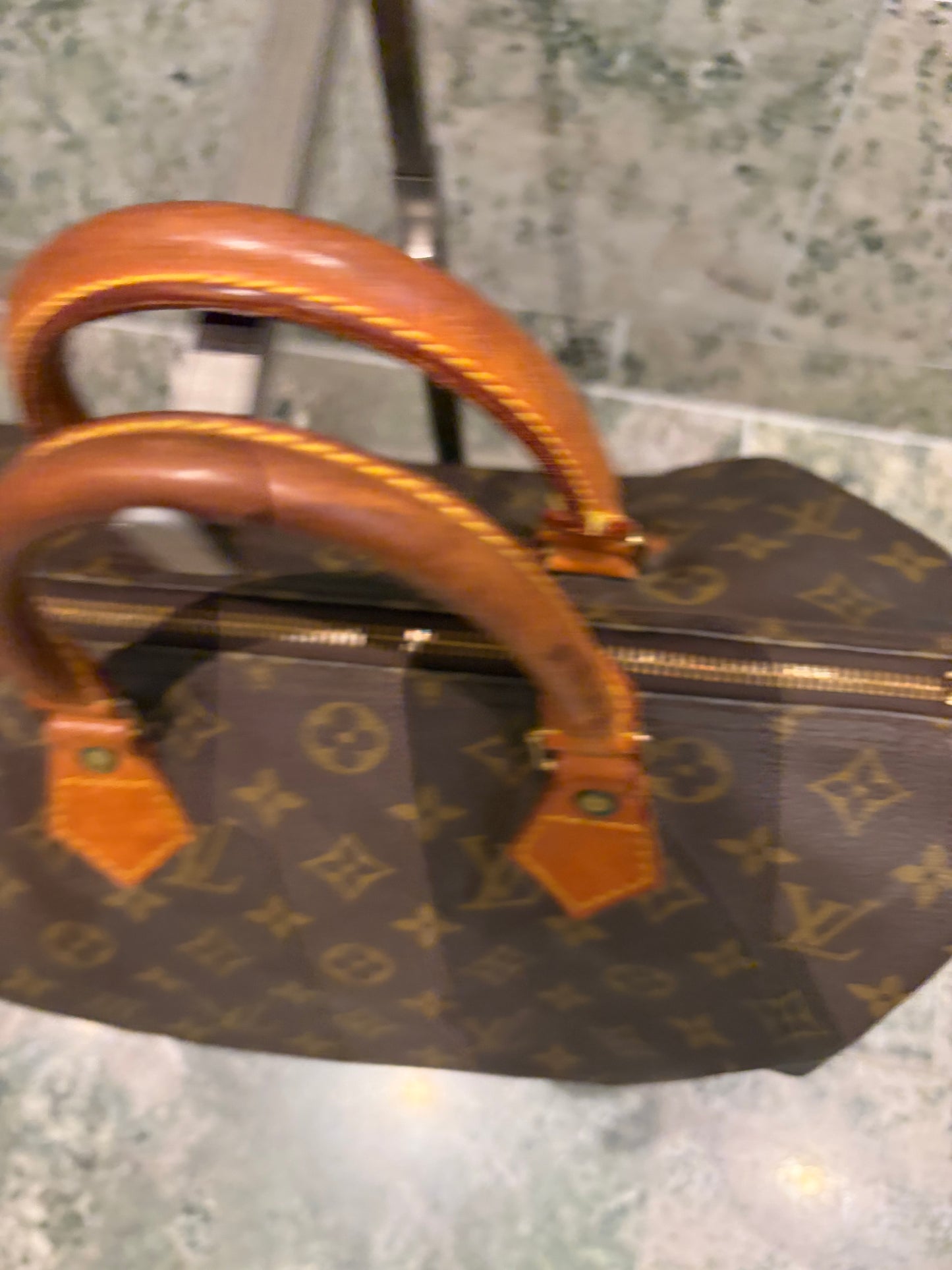 Louis Vuitton speedy 30