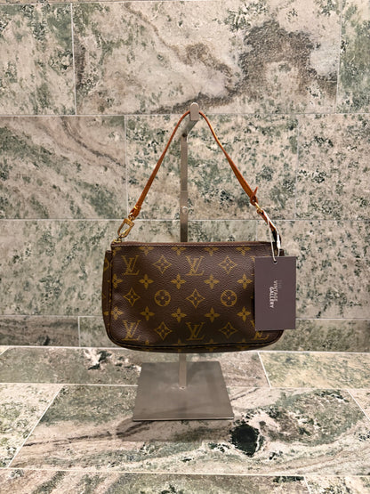 Louis Vuitton pochette accessories