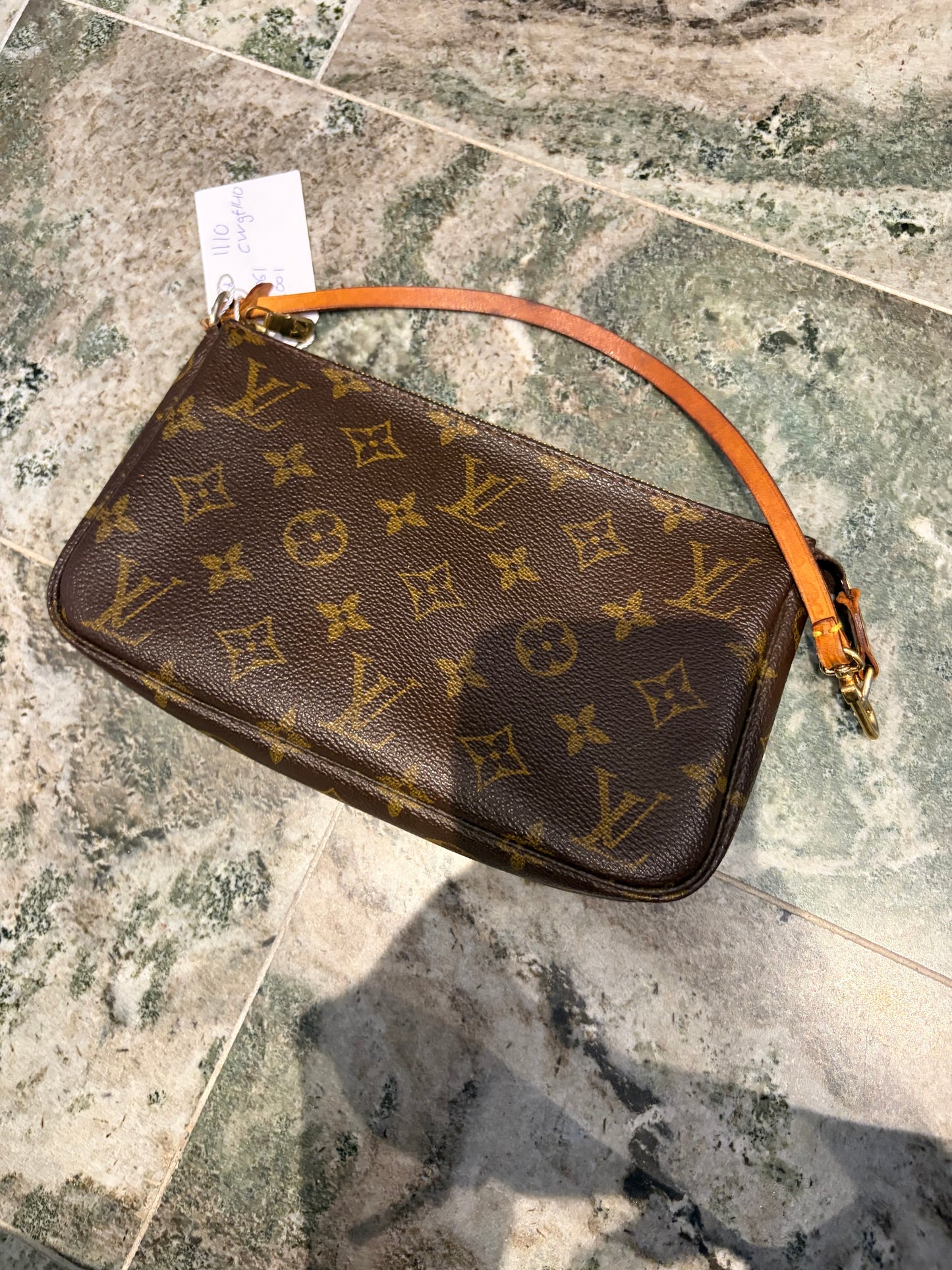 Louis Vuitton pochette accessories
