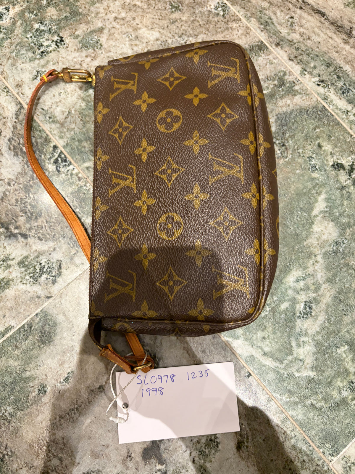 Louis Vuitton pochette accessories