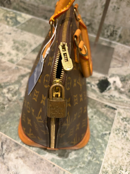 Louis Vuitton Alma PM