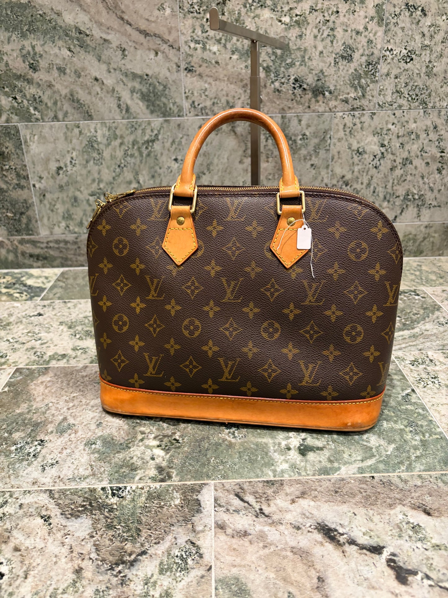 Louis Vuitton Alma PM