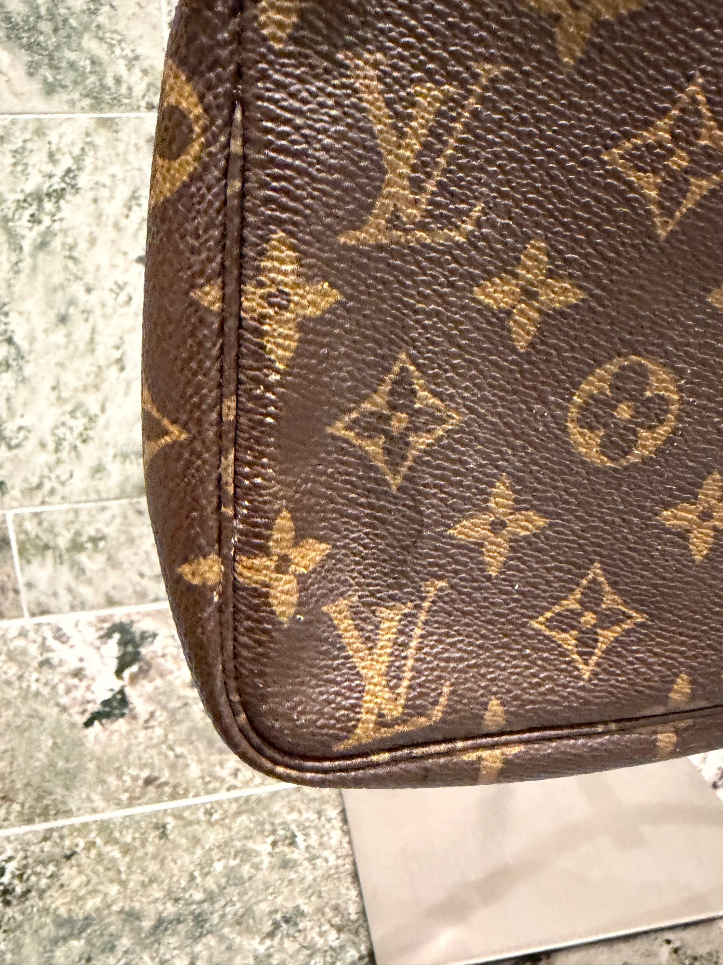 Louis Vuitton pochette accessories