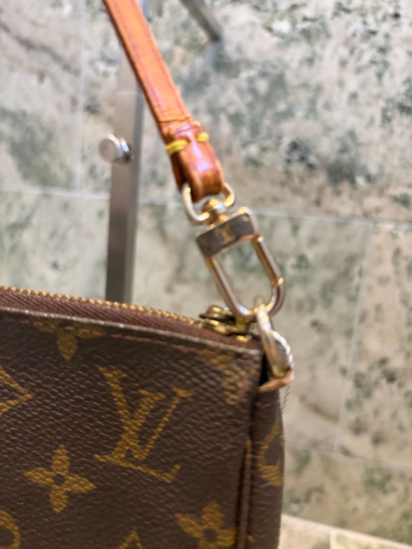 Louis Vuitton pochette accessories